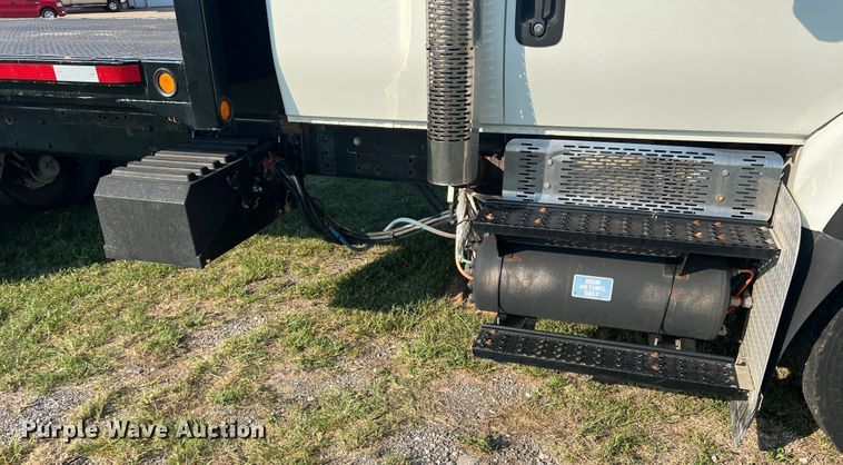 image for item MQ9797 2012 International 7400  flatbed truck