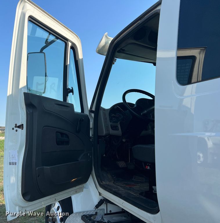 image for item MQ9797 2012 International 7400  flatbed truck