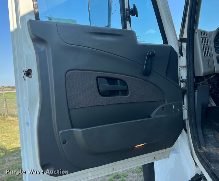 image for item MQ9797 2012 International 7400  flatbed truck