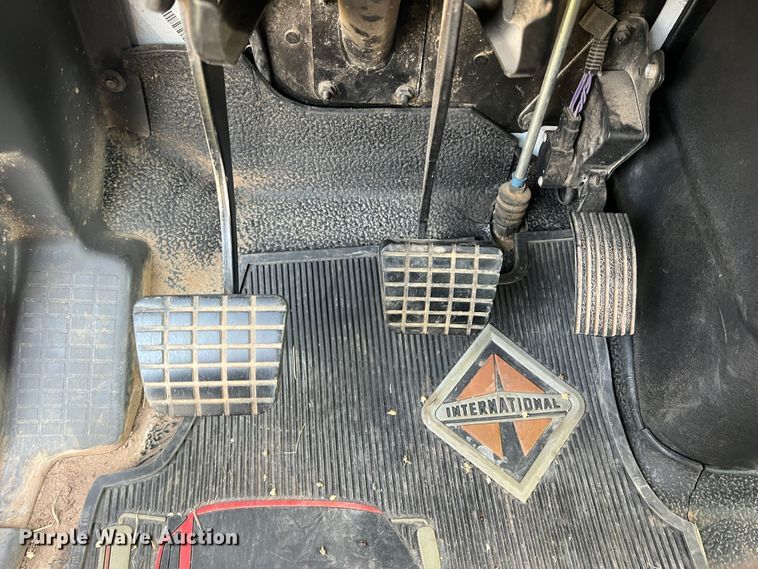 image for item MQ9797 2012 International 7400  flatbed truck