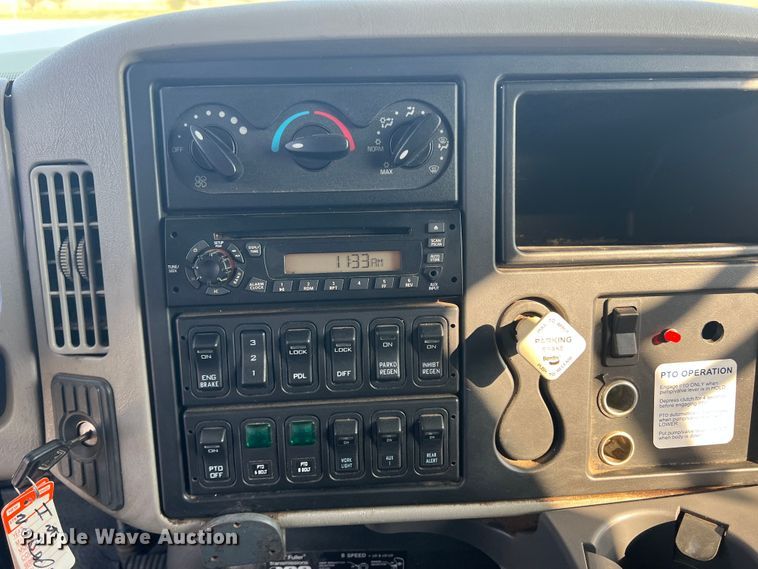 image for item MQ9797 2012 International 7400  flatbed truck