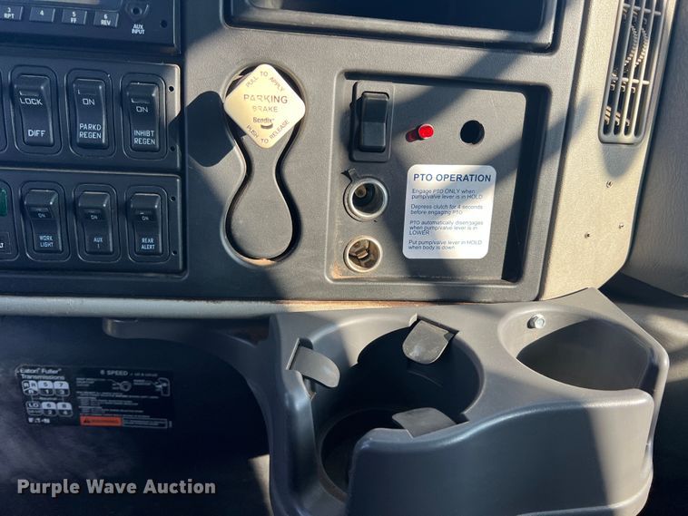 image for item MQ9797 2012 International 7400  flatbed truck