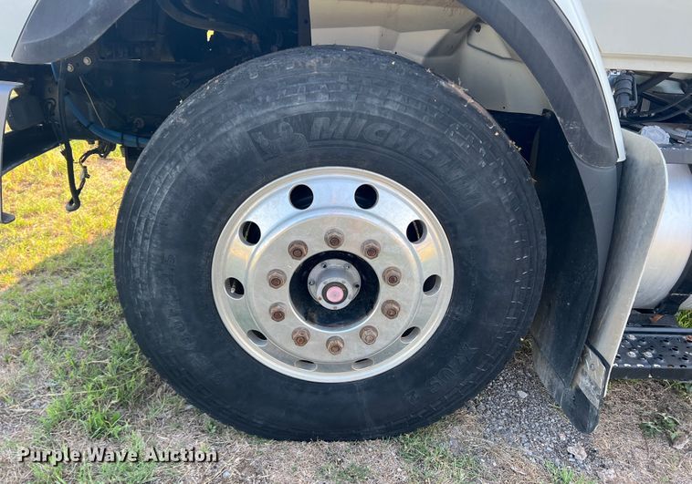 image for item MQ9797 2012 International 7400  flatbed truck