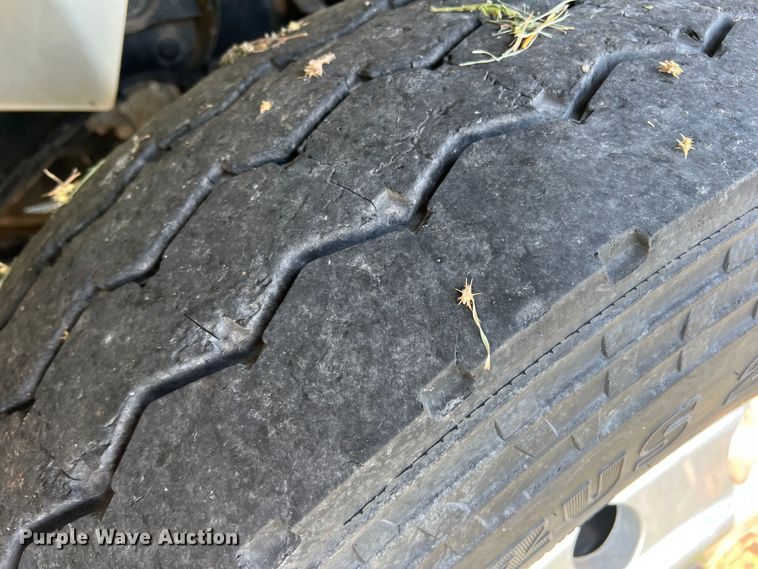 image for item MQ9797 2012 International 7400  flatbed truck