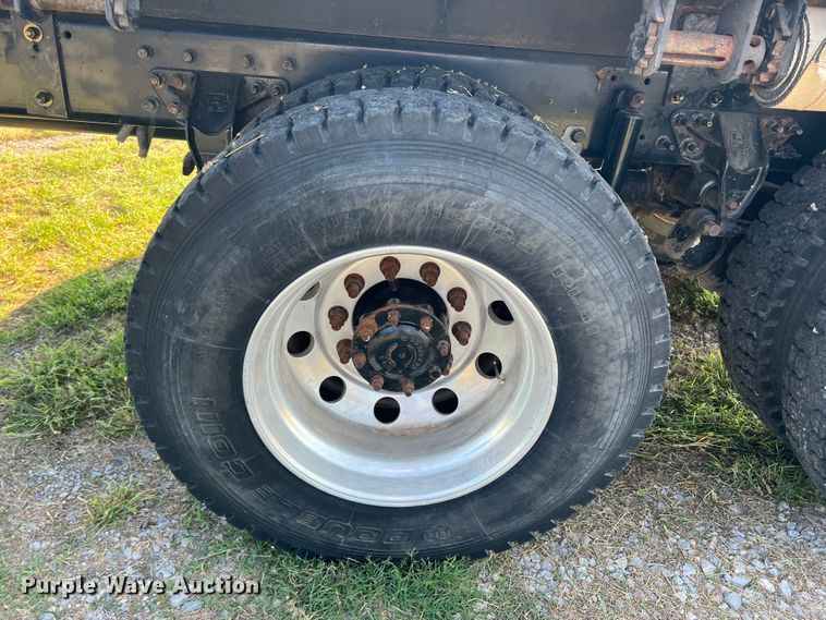 image for item MQ9797 2012 International 7400  flatbed truck