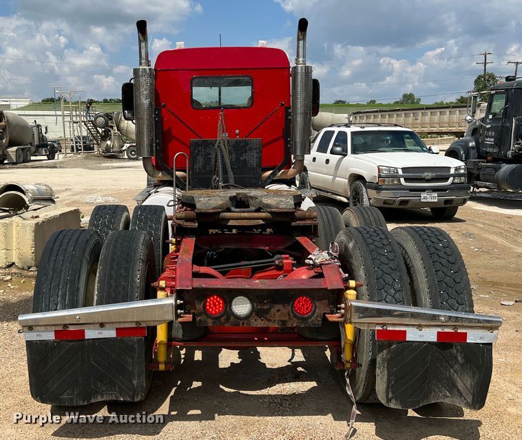 image for item MQ9813 2001 Mack CX613  semi truck