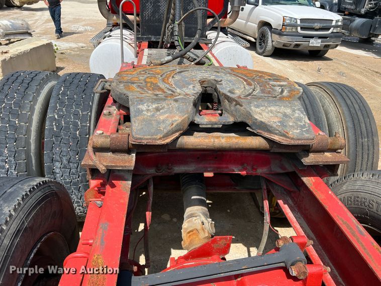 image for item MQ9813 2001 Mack CX613  semi truck