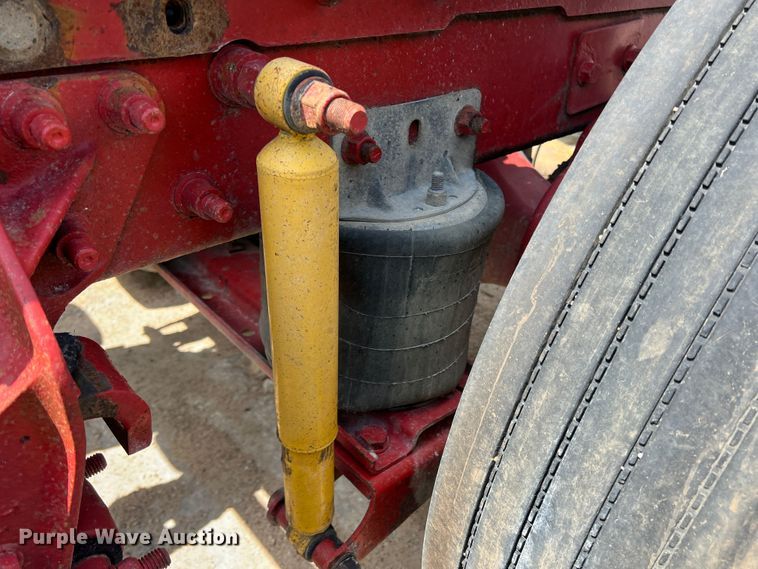 image for item MQ9813 2001 Mack CX613  semi truck