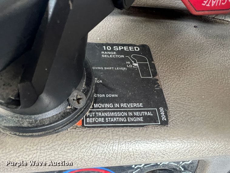 image for item MQ9813 2001 Mack CX613  semi truck