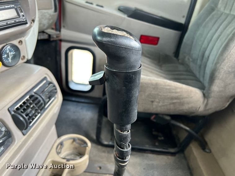 image for item MQ9813 2001 Mack CX613  semi truck