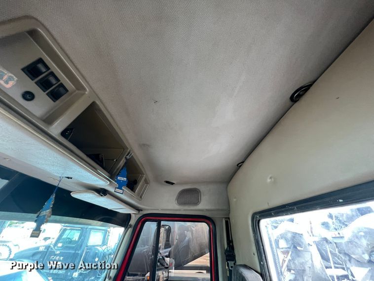 image for item MQ9813 2001 Mack CX613  semi truck