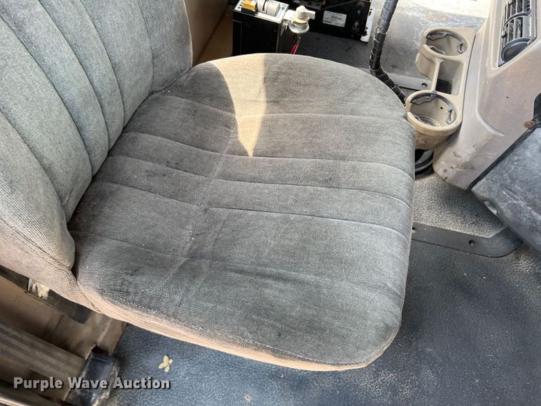 image for item MQ9813 2001 Mack CX613  semi truck