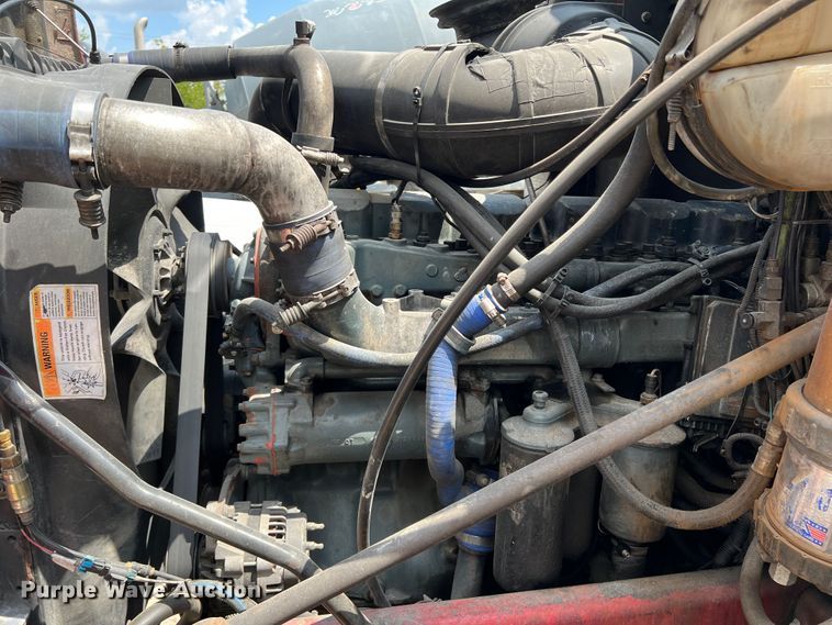 image for item MQ9813 2001 Mack CX613  semi truck