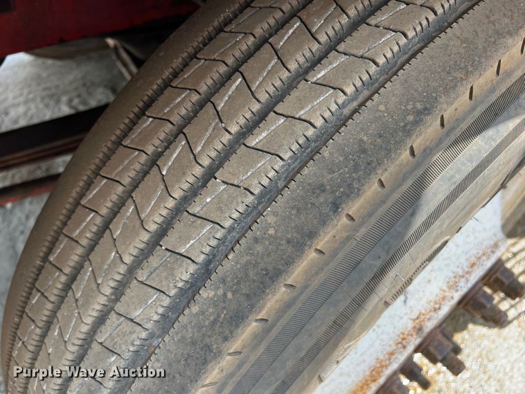 image for item MQ9813 2001 Mack CX613  semi truck