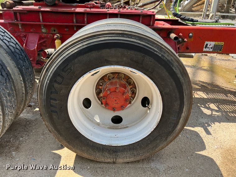 image for item MQ9813 2001 Mack CX613  semi truck