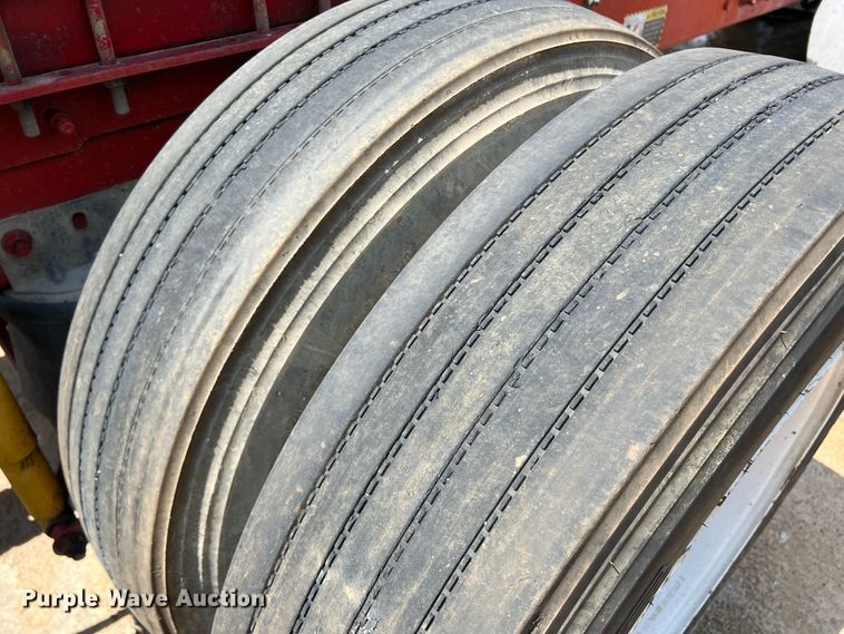 image for item MQ9813 2001 Mack CX613  semi truck