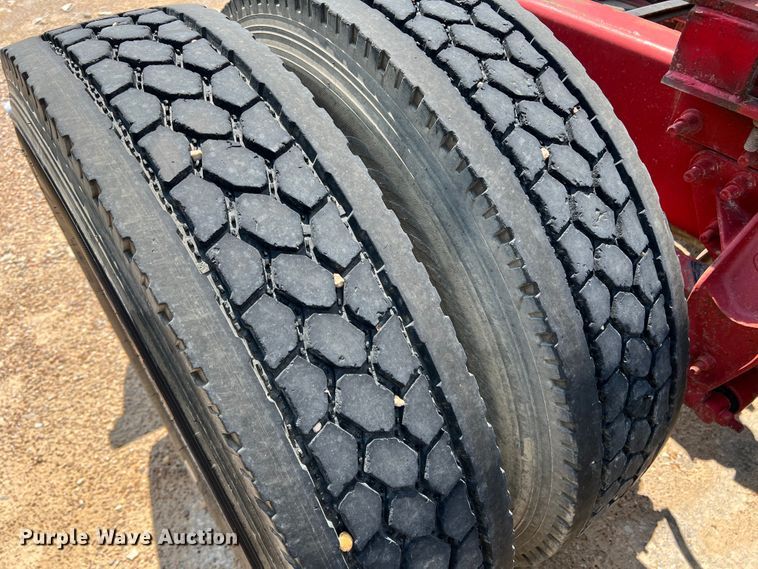 image for item MQ9813 2001 Mack CX613  semi truck