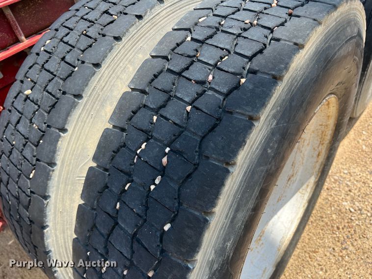 image for item MQ9813 2001 Mack CX613  semi truck