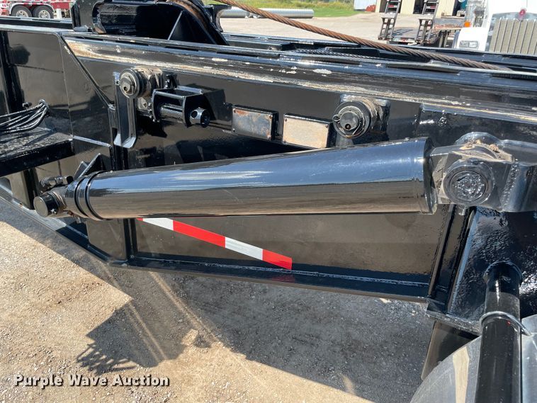 image for item MR9319 1998 Galbreath roll-off container trailer