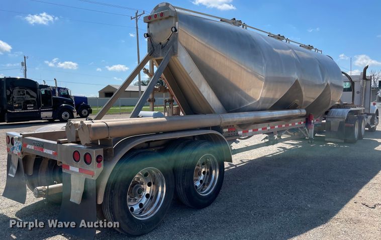 image for item MR9320 2011 Stephens pneumatic dry bulk trailer