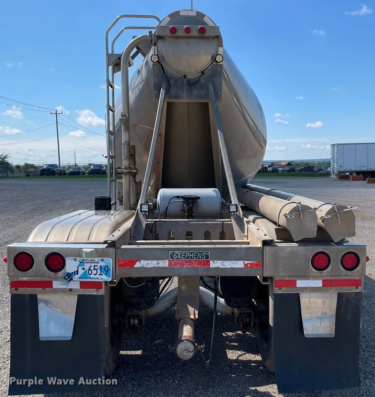 image for item MR9320 2011 Stephens pneumatic dry bulk trailer