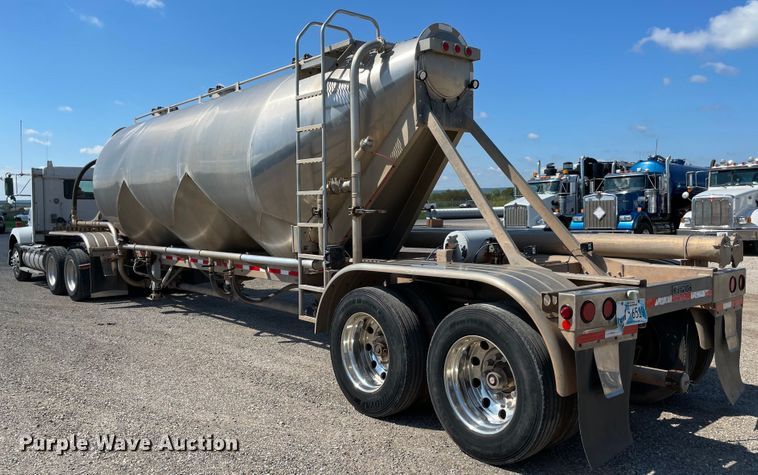 image for item MR9320 2011 Stephens pneumatic dry bulk trailer