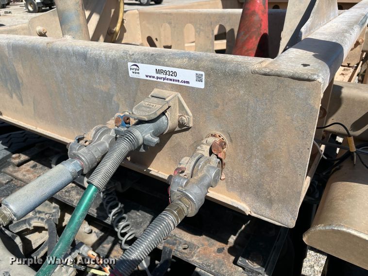 image for item MR9320 2011 Stephens pneumatic dry bulk trailer