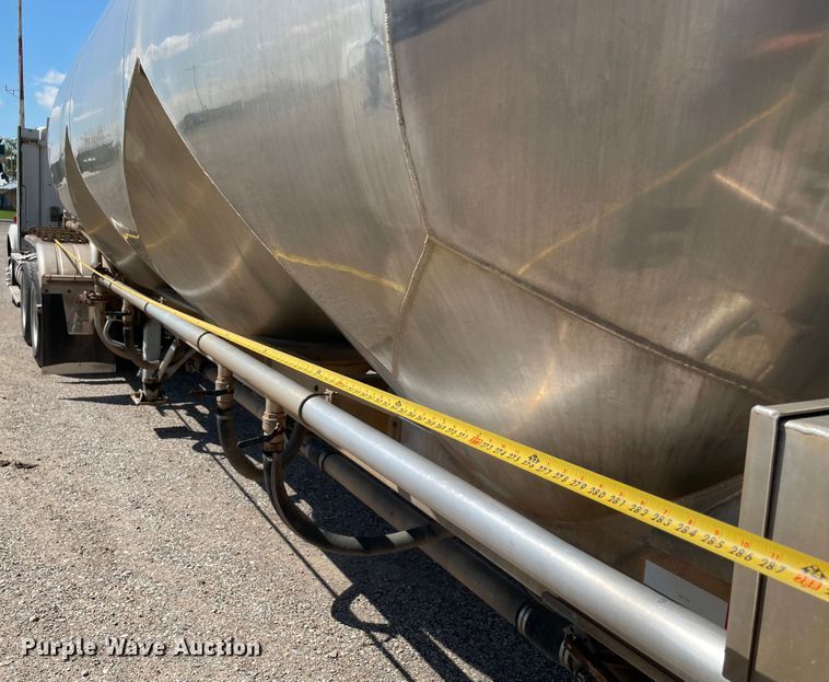 image for item MR9320 2011 Stephens pneumatic dry bulk trailer