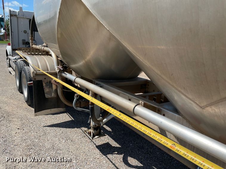 image for item MR9320 2011 Stephens pneumatic dry bulk trailer