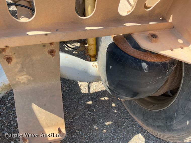 image for item MR9320 2011 Stephens pneumatic dry bulk trailer