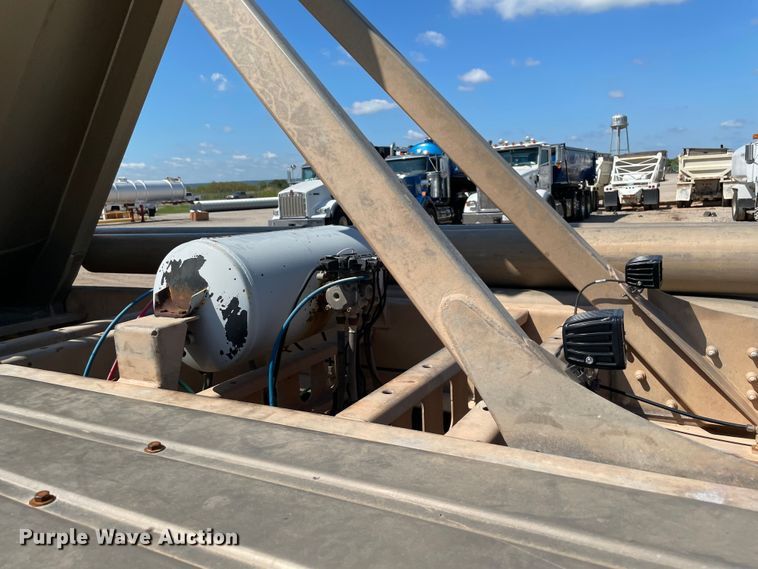 image for item MR9320 2011 Stephens pneumatic dry bulk trailer