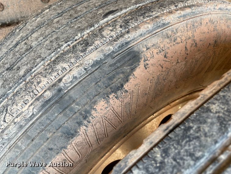 image for item MR9320 2011 Stephens pneumatic dry bulk trailer