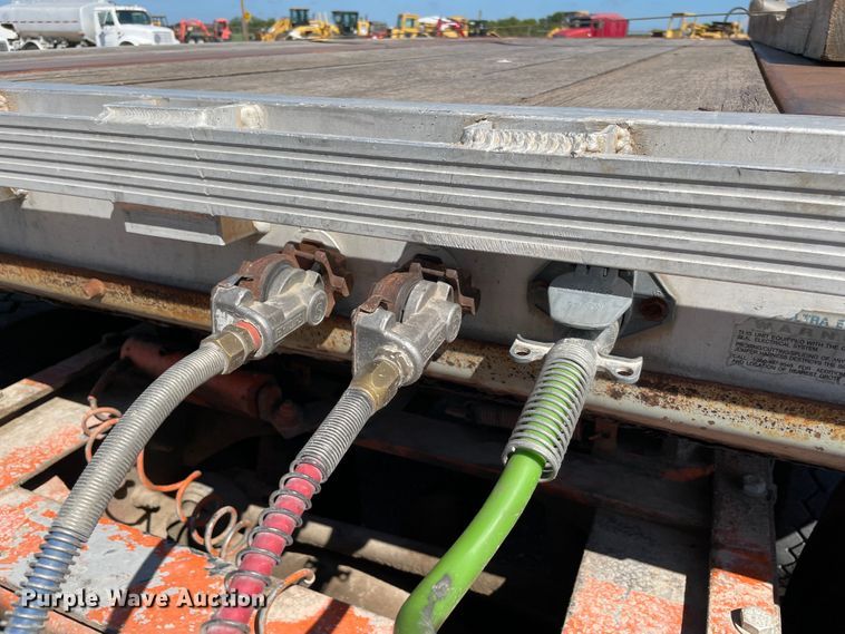 image for item MR9327 1995 Reinke drop deck trailer