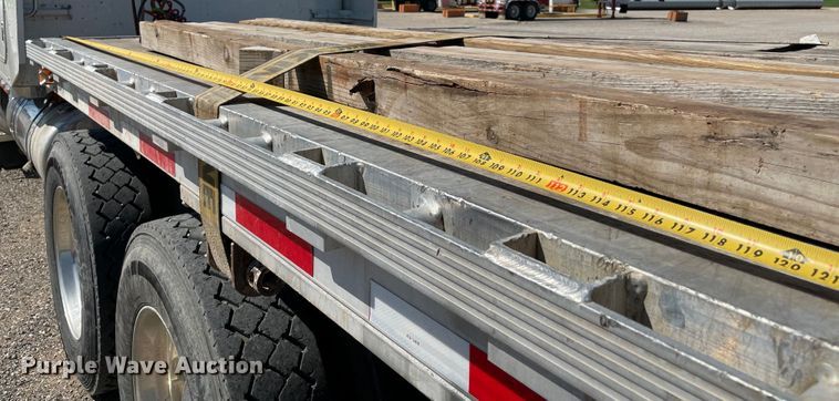 image for item MR9327 1995 Reinke drop deck trailer