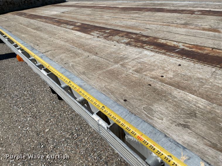 image for item MR9327 1995 Reinke drop deck trailer