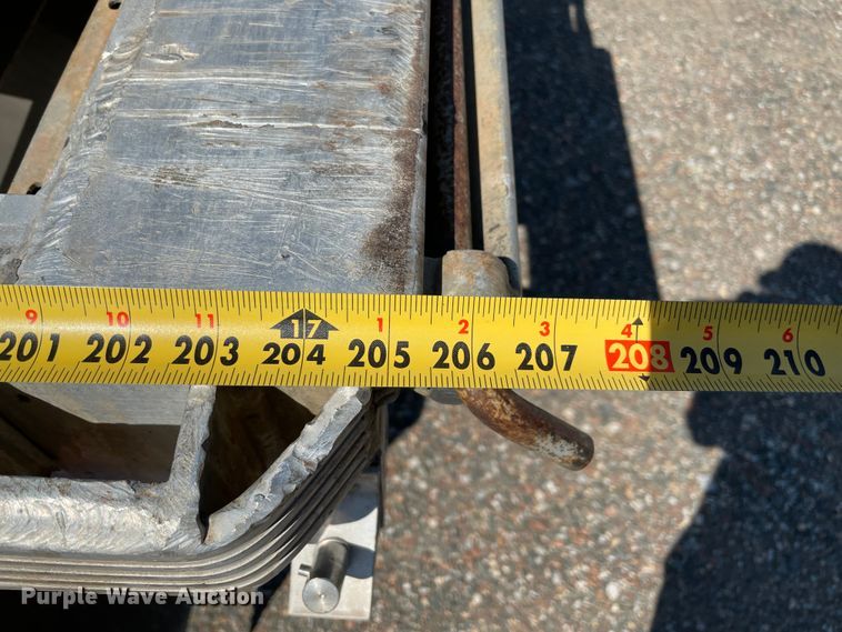 image for item MR9327 1995 Reinke drop deck trailer