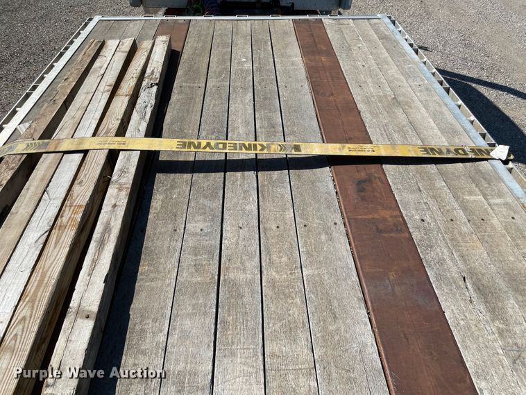 image for item MR9327 1995 Reinke drop deck trailer