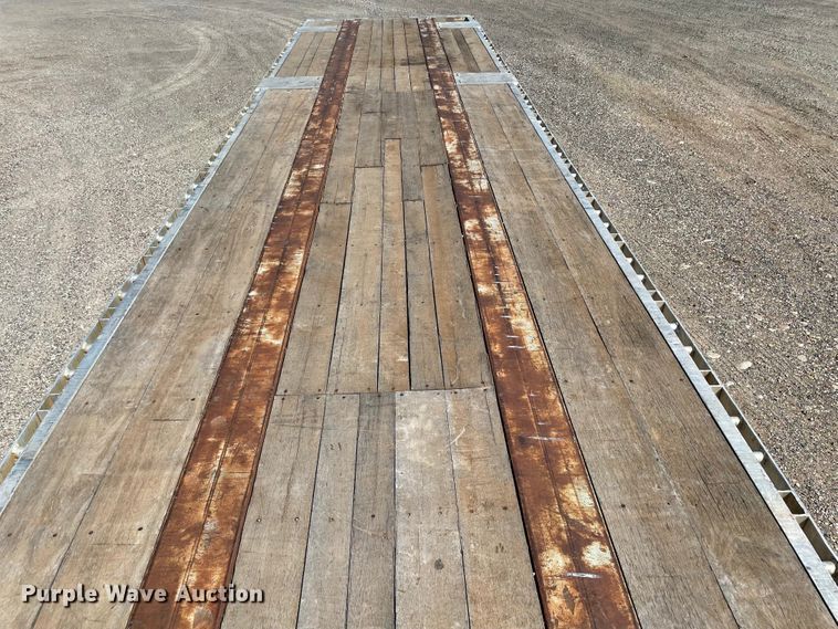 image for item MR9327 1995 Reinke drop deck trailer