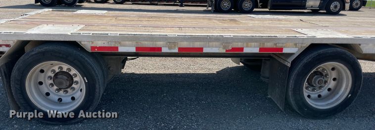 image for item MR9327 1995 Reinke drop deck trailer