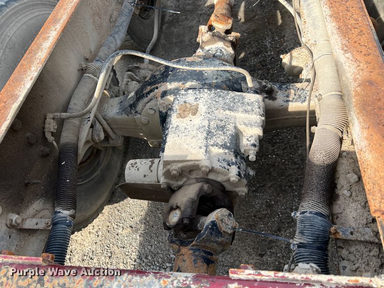 image for item MR9847 1991 Freightliner C112  truck cab and chassis