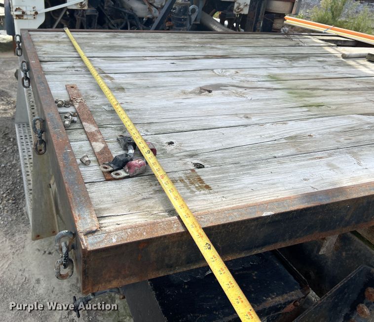 image for item MR9847 1991 Freightliner C112  truck cab and chassis