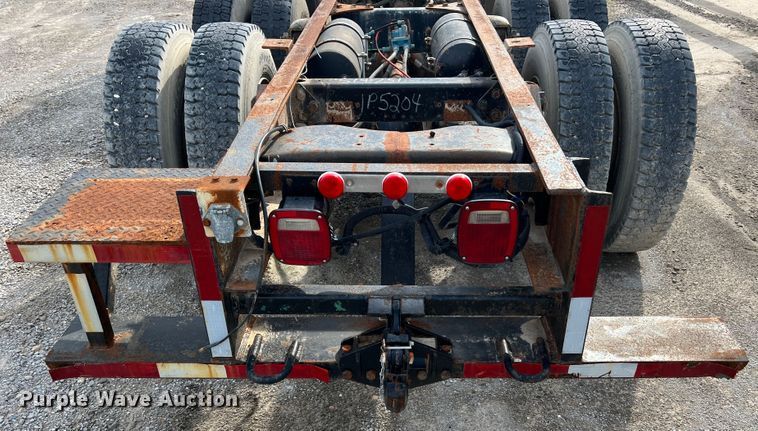 image for item MR9847 1991 Freightliner C112  truck cab and chassis