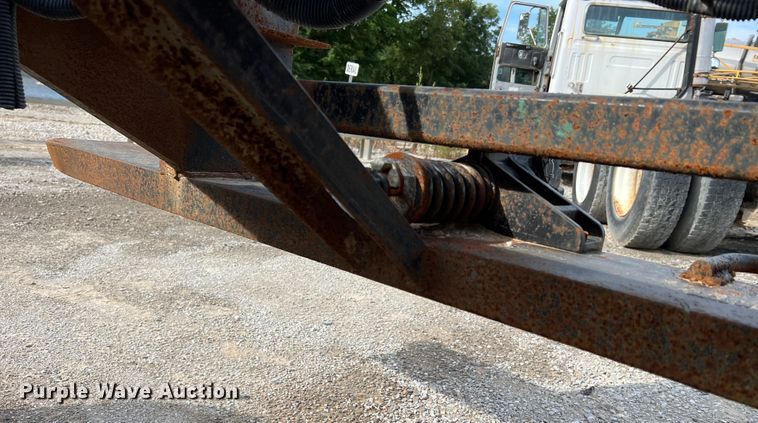 image for item MR9847 1991 Freightliner C112  truck cab and chassis