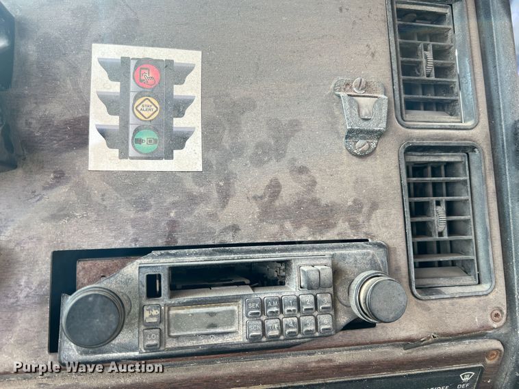 image for item MR9847 1991 Freightliner C112  truck cab and chassis