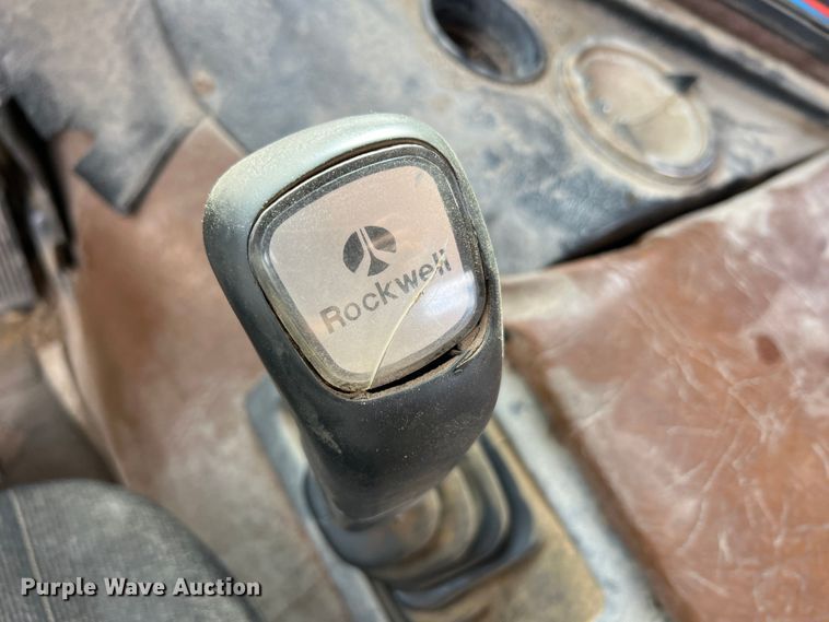 image for item MR9847 1991 Freightliner C112  truck cab and chassis