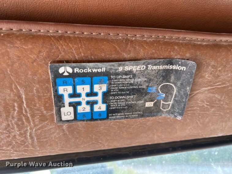 image for item MR9847 1991 Freightliner C112  truck cab and chassis