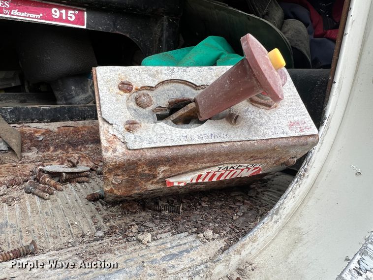 image for item MR9847 1991 Freightliner C112  truck cab and chassis