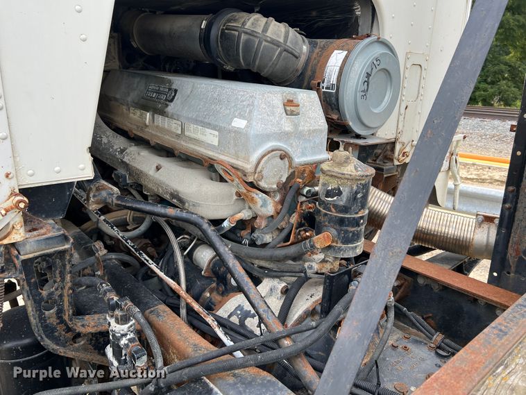 image for item MR9847 1991 Freightliner C112  truck cab and chassis