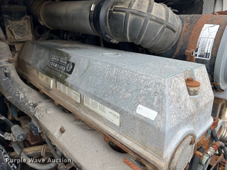 image for item MR9847 1991 Freightliner C112  truck cab and chassis