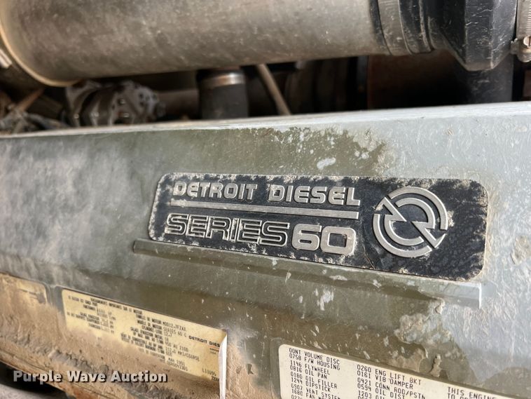 image for item MR9847 1991 Freightliner C112  truck cab and chassis